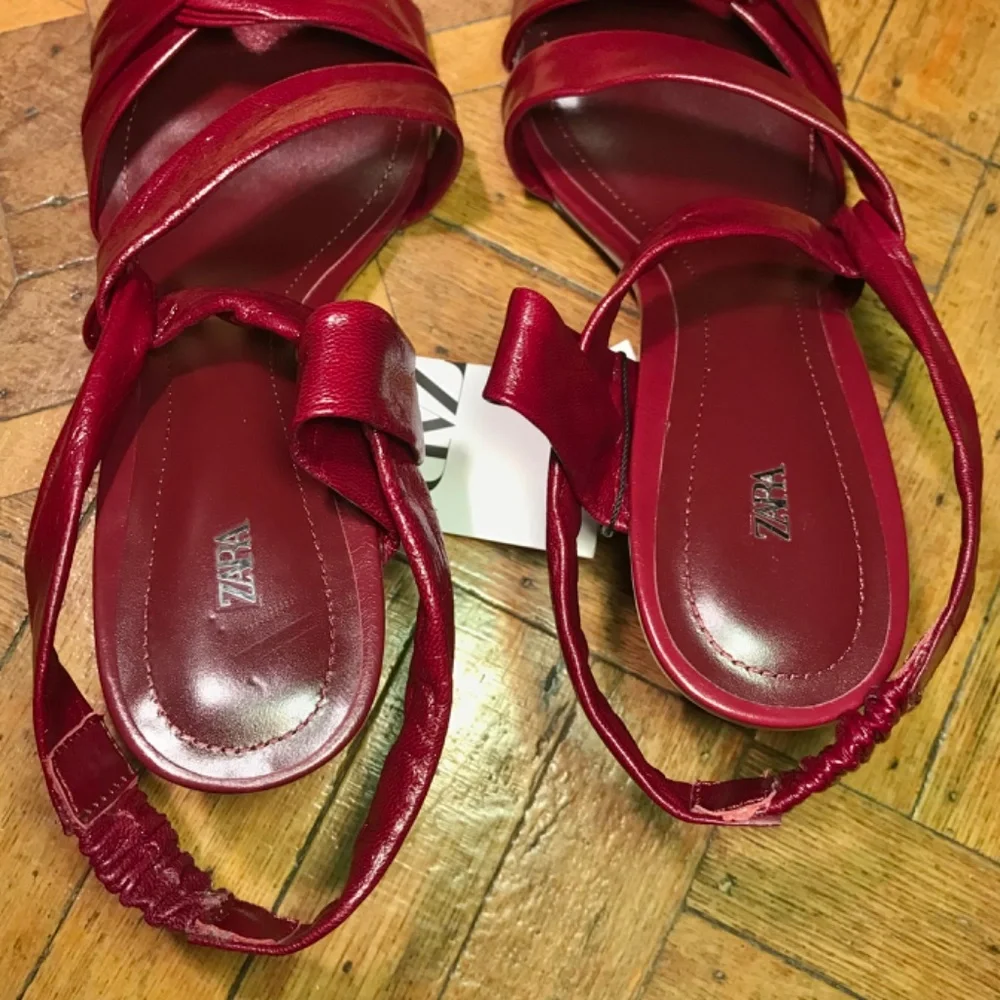 Zara Leather Low Heel Sandals Vibrant Red Chic Classy Open-Toe Slingback Size 8